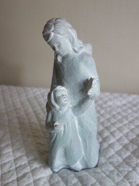 Vntg 2001 ISABEL BLOOM Greenish Hue Concrete Art Sculpture Mother Angel Child Bu